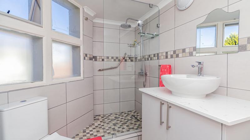 5 Bedroom Property for Sale in Hersham Western Cape